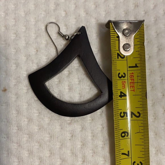 2/$10! Black dangling earrings - Picture 4 of 4